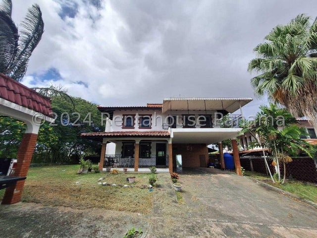 Splendid House - Casa en El Dorado